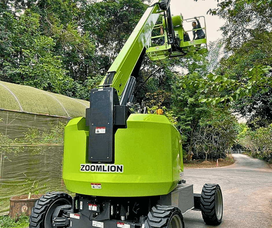 บริการเช่ารถกระเช้า Boom Lift สำหรับงานที่สูง